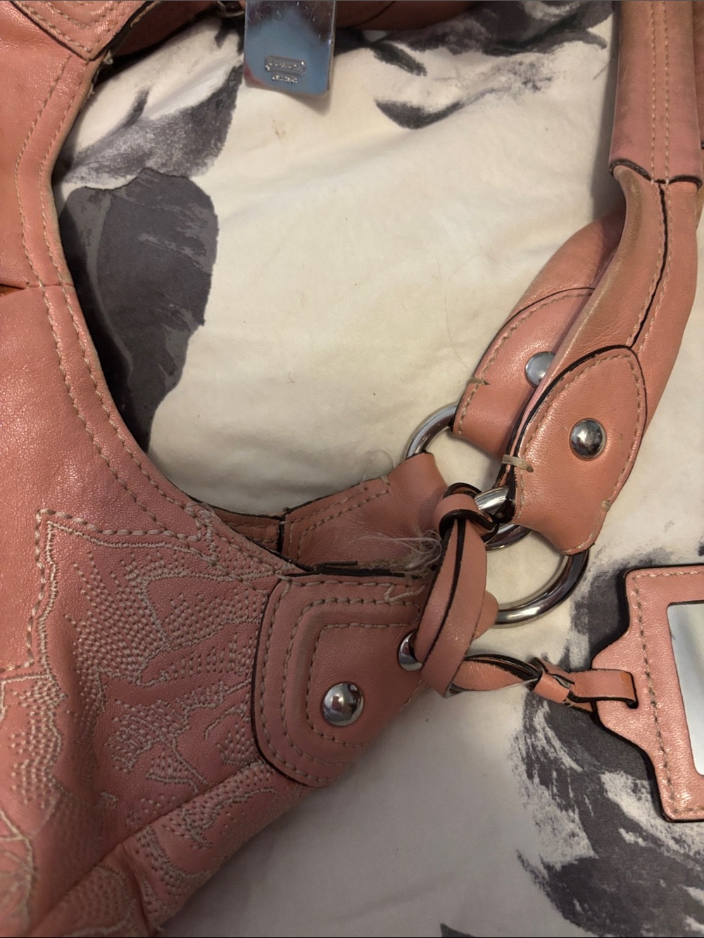 Vintage Coach Coral Pink Leather Shoulder Bag with Floral Embroidery - Picture 7 of 13